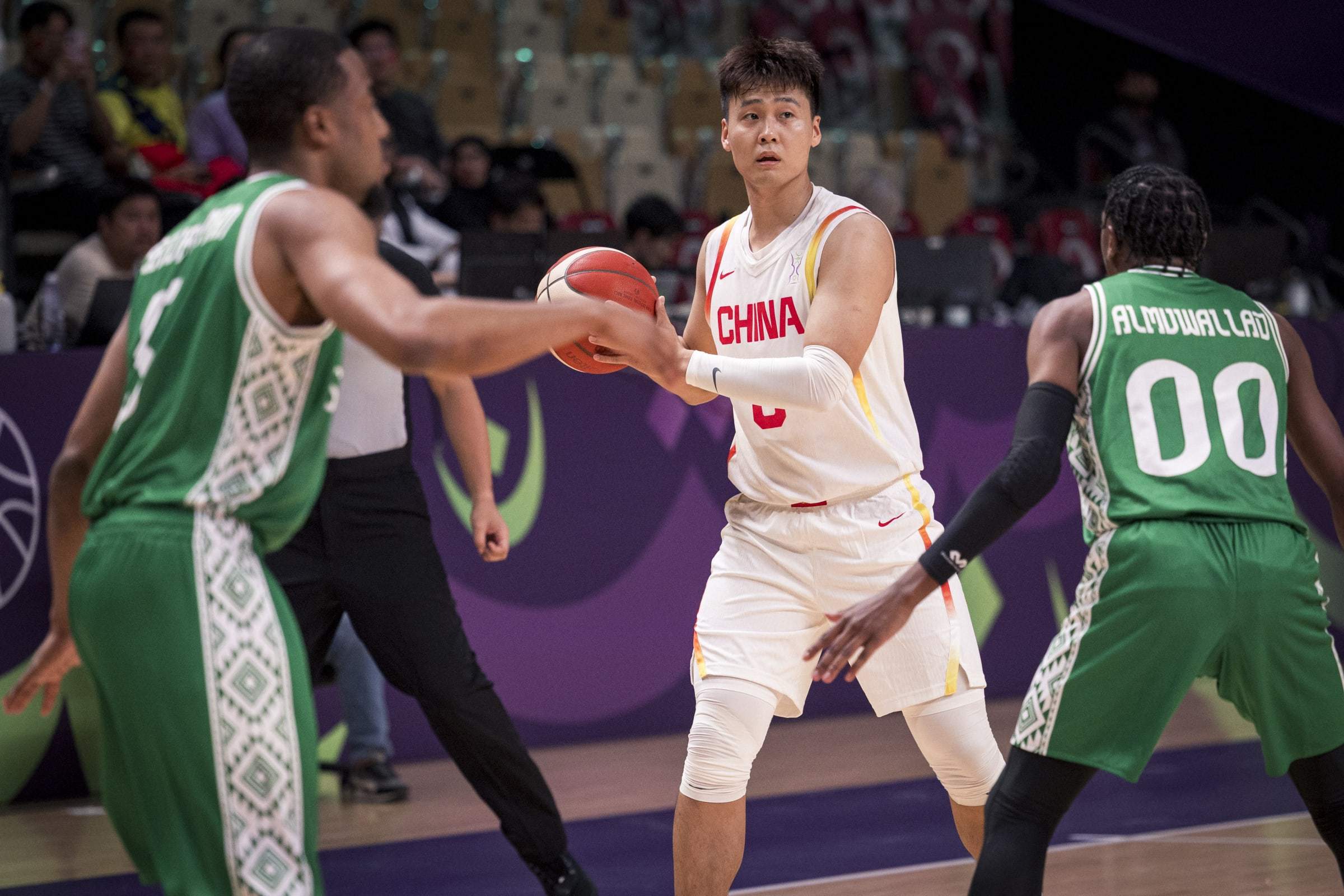 皇冠信用网登2代理_亚洲杯-胡金秋20分赵睿19+4+6 中国男篮首战险胜沙特