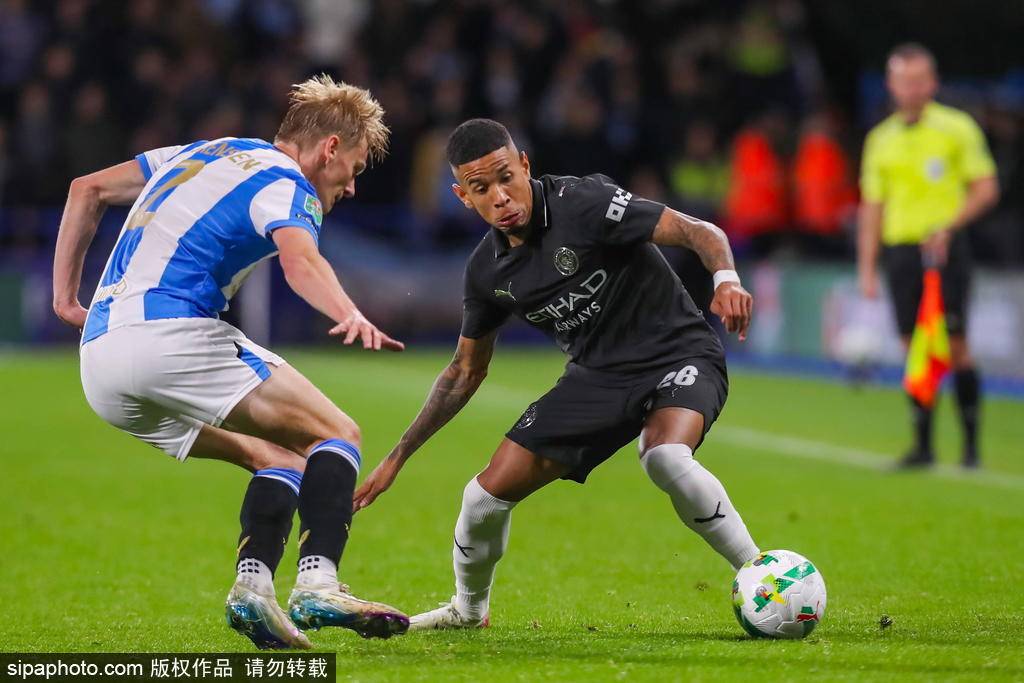 皇冠信用网代理申请_联赛杯-福登传射萨维尼奥破门 曼城2-0哈德斯菲尔德晋级