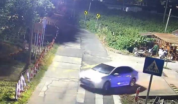 皇冠信用網在线注册_浙江一姑娘以奶茶为记号皇冠信用網在线注册，竟然在草丛里藏了11万现金！