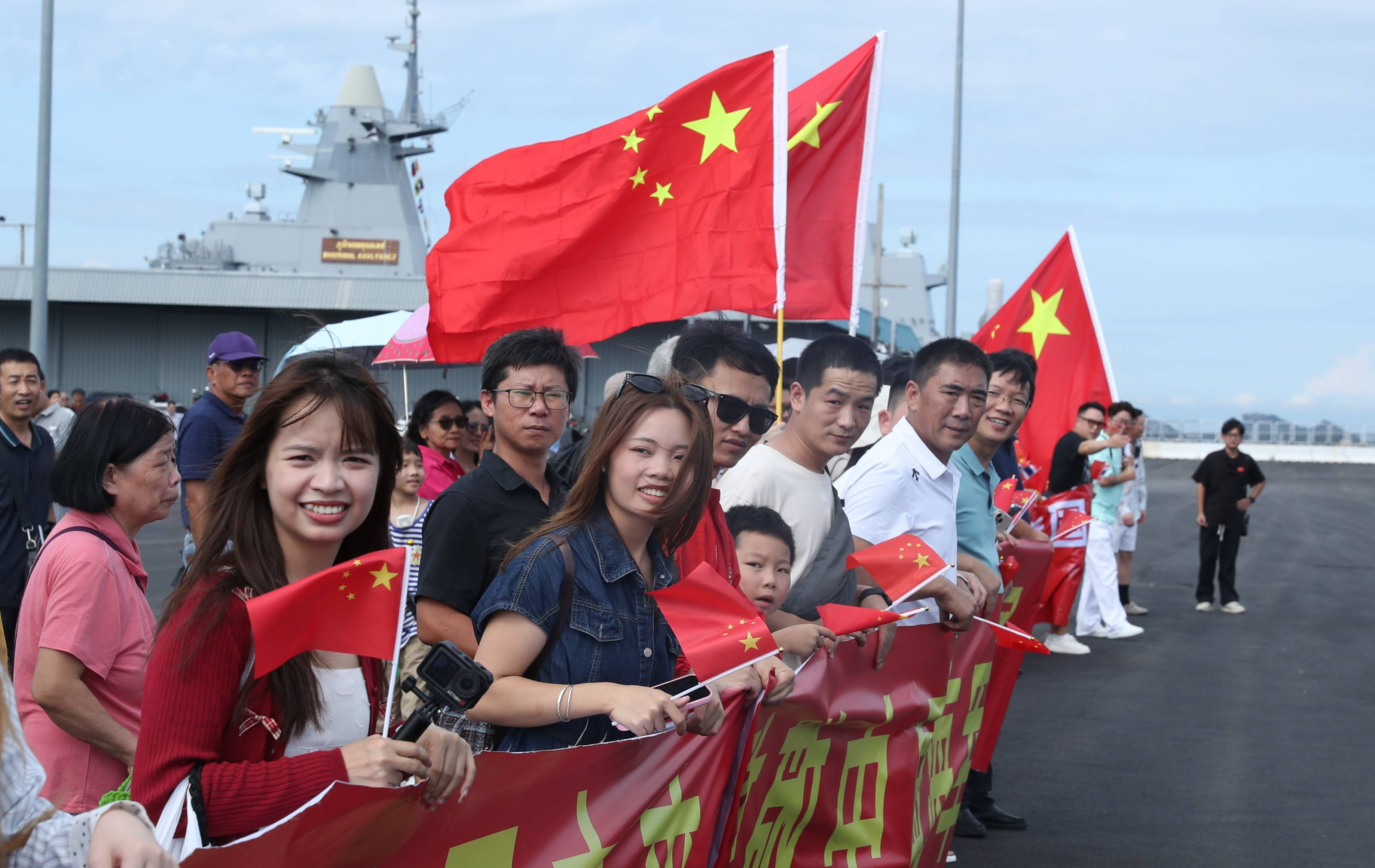 皇冠皇冠代理平台_海军83舰编队抵达泰国进行友好访问