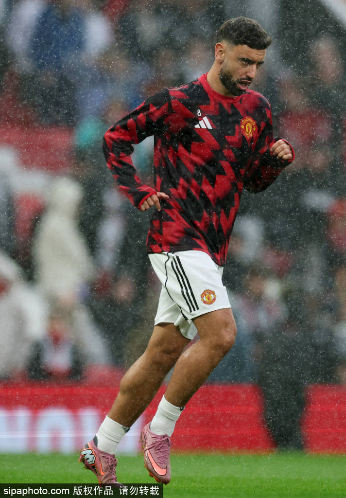 皇冠信用网如何注册_阿玛德的精彩表现：1助攻2关键传球皇冠信用网如何注册，曼联客战利物浦的战术分析与故事揭秘