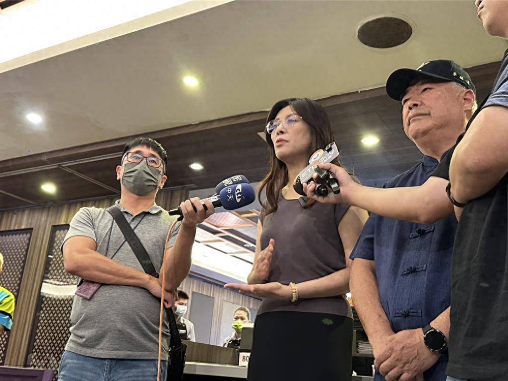 皇冠信用網最高占成_国民党爆发“大地震”皇冠信用網最高占成，朱立伦将率211人集体辞职，剑指郑丽文？