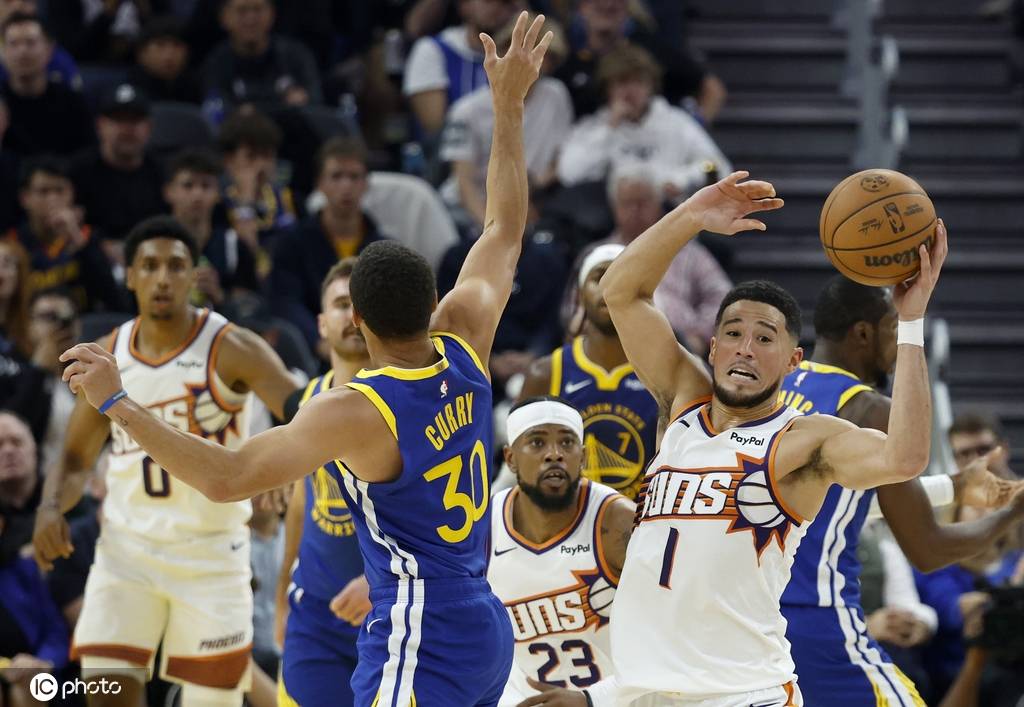 哈德斯菲尔德vs 曼斯菲尔德城_库里28+4巴特勒背伤退赛 布克38分勇士射落太阳