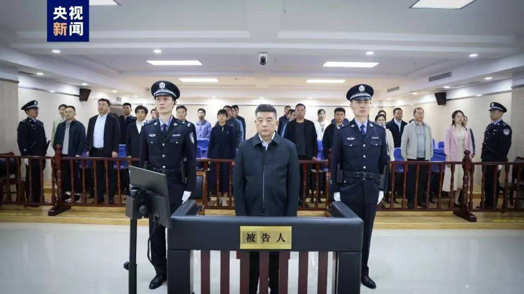 皇冠信用盘账号注册
_乒乓球前世界冠军滕义受贿逾亿元获刑十四年:利用人脉关系谋不当利益