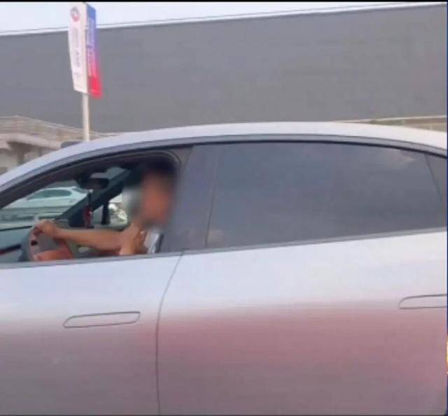 皇冠信用代理出租_北京交警：群众通过“随手拍”举报的分心驾驶等违法行为皇冠信用代理出租，已查处