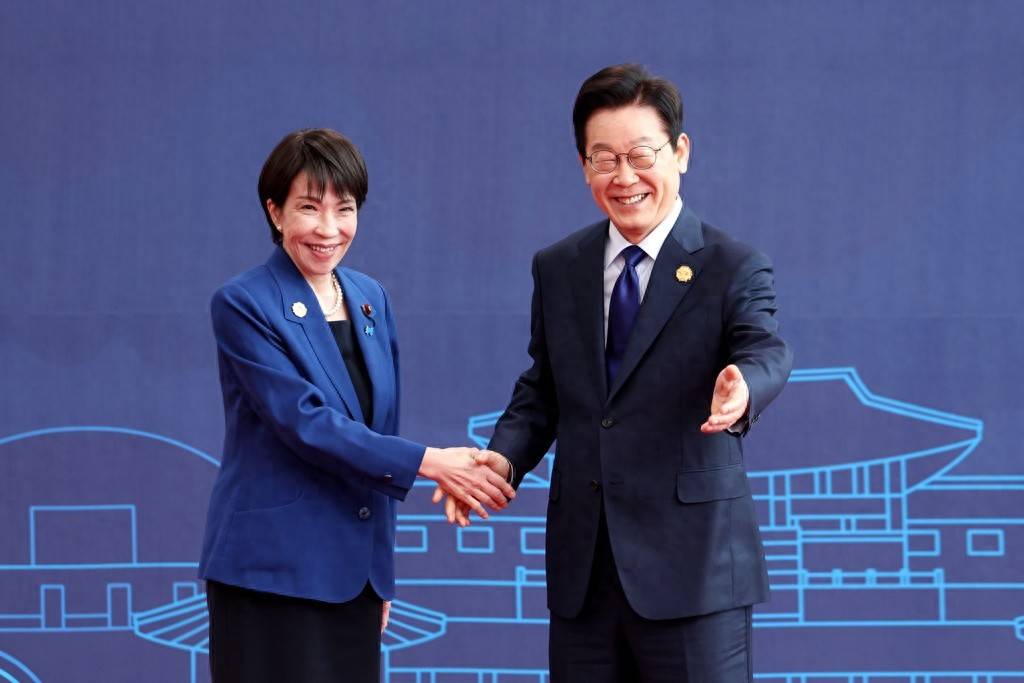皇冠电话_李在明抵日皇冠电话，对中日关系换了说法，高市下定决心，对华反击开始？