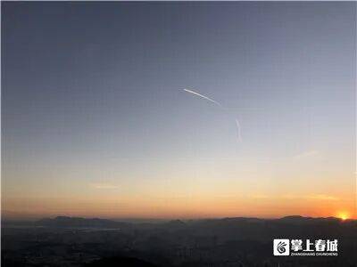 皇冠信用网代理注册 _著名演员于荣光皇冠信用网代理注册 ，在昆明滇池边发起挑战！评论区爆了