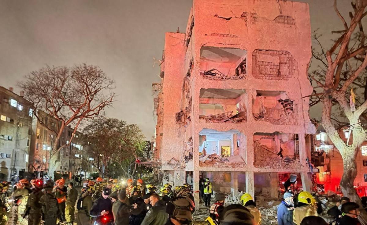 皇冠信用网申请条件_伊朗74轮反击皇冠信用网申请条件，以色列伤亡惨重，内塔尼亚胡垂头丧气：“这是很艰难的一晚”！